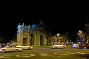 Los monumentos más emblemáticos de la ciudad Madrid han permanecido apagados este sábado, 25 de marzo, entre las 20.30 y las 21.30 horas.