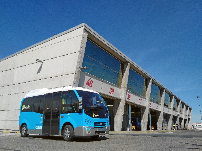 La EMT prueba un nuevo minibus eléctrico.