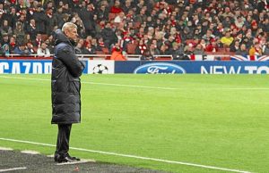 "Arsène Wenger looks on" byRonnie Macdonald (CC BY 2.0).